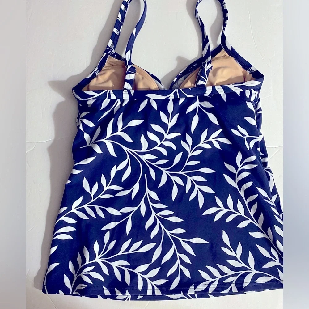 Lands’ End Tankini Twist,Swim Top, Sz 2, Bust 33, 34, Geo,Underwire‌, NWOT
